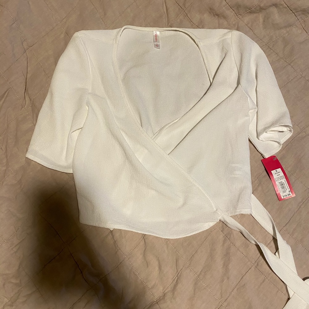 Size small wrap top